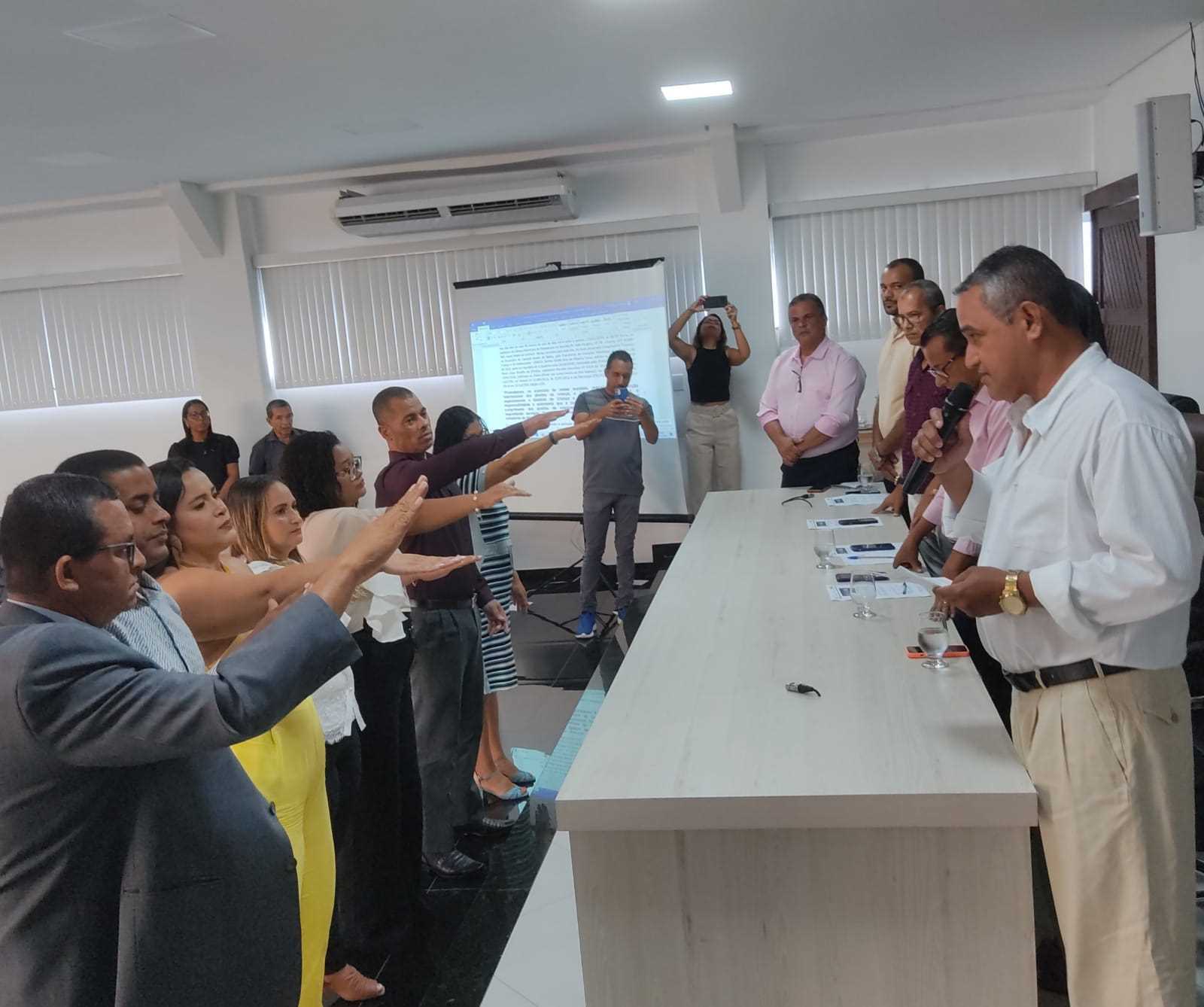 Camacã: Prefeito Paulo do Gás dá posse aos novos Conselheiros tutelares